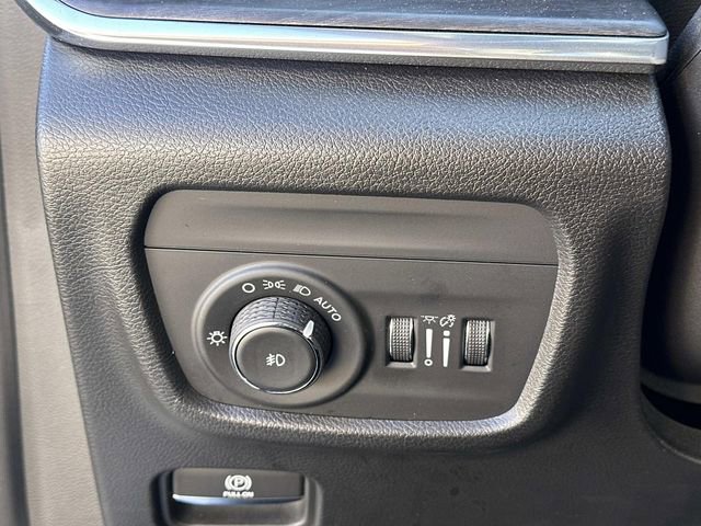 Used 2023 Jeep Grand Cherokee Overland image 28