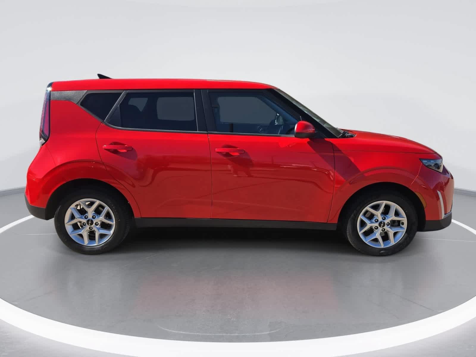 Used 2024 Kia Soul LX w/ Option Group 015 FWD image 9