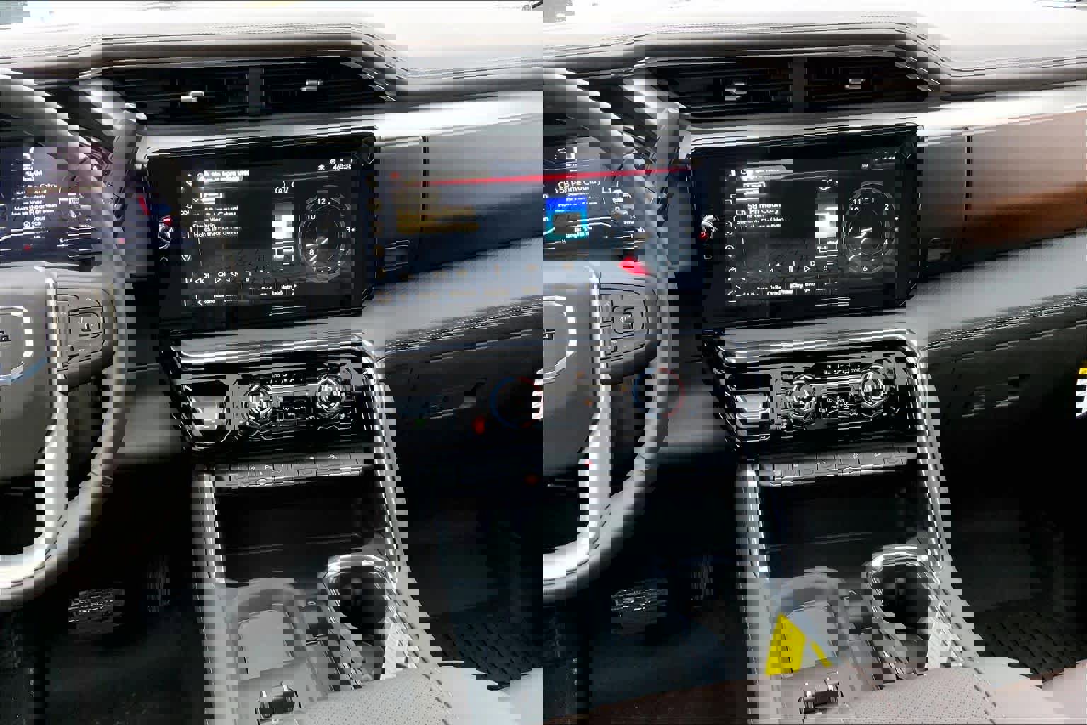 Used 2025 GMC Sierra 2500 Denali image 6