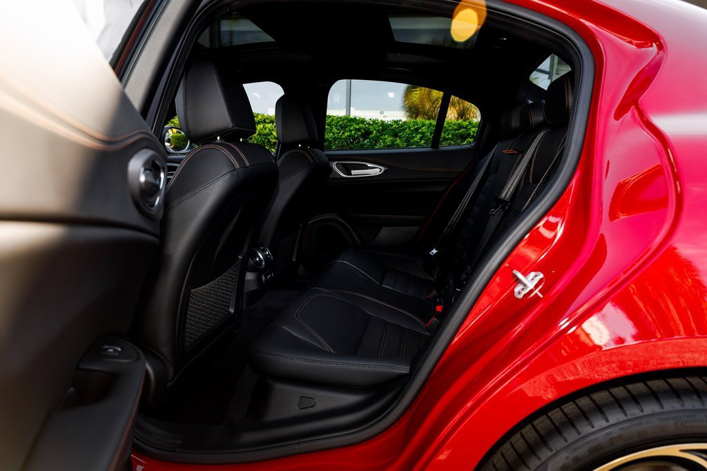 New 2025 Alfa Romeo Giulia w/ Driving Assist Package image 31