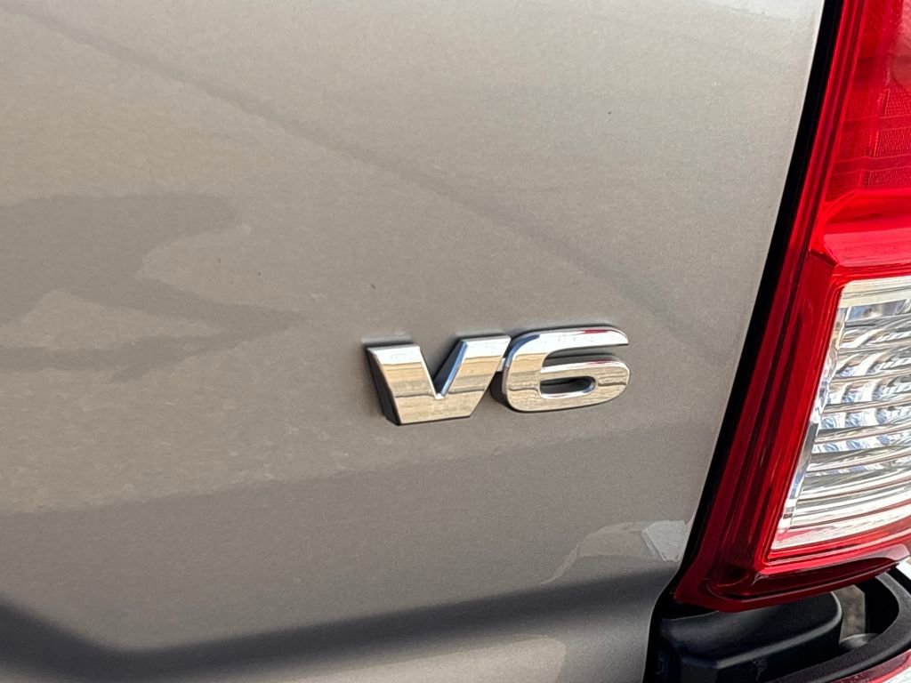 Used 2016 Toyota Tacoma SR5 w/ Towing Package image 27