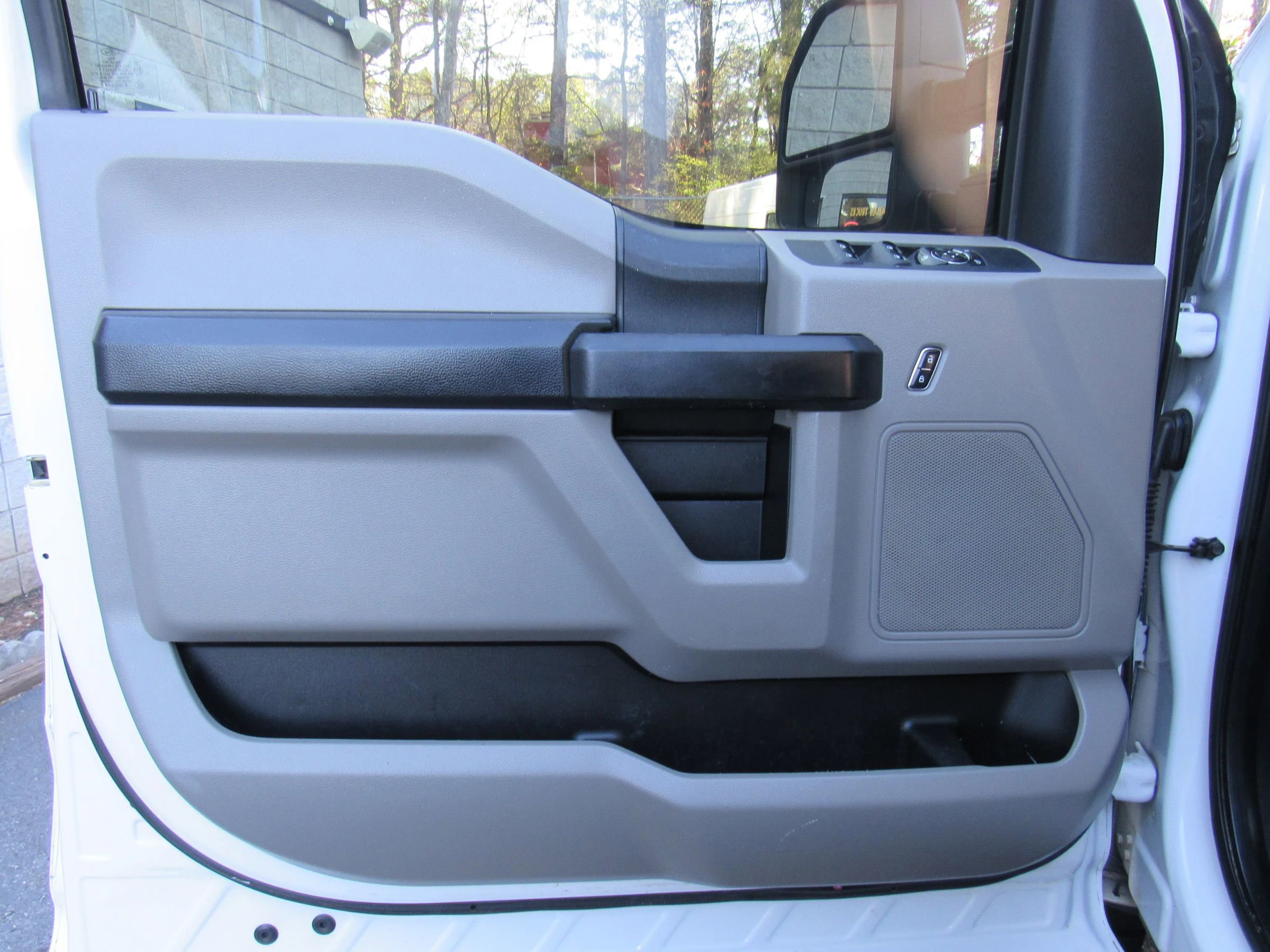 Used 2017 Ford F250 XL w/ Power Equipment Group image 17