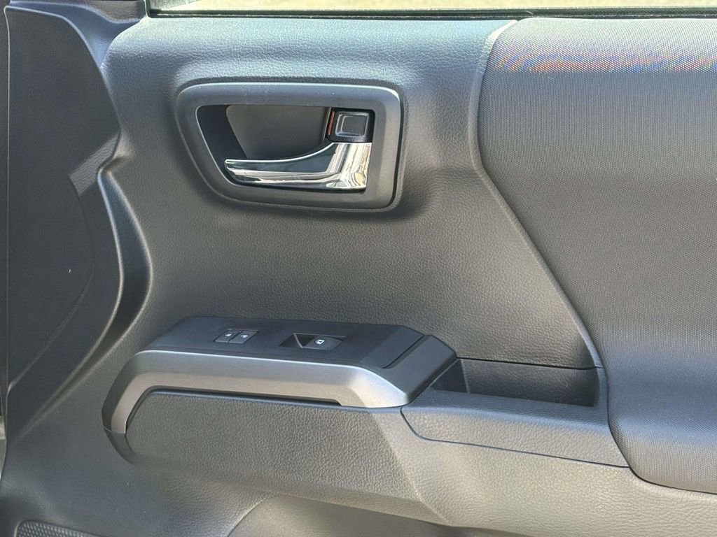 Used 2019 Toyota Tacoma TRD Pro AWD/4WD image 8
