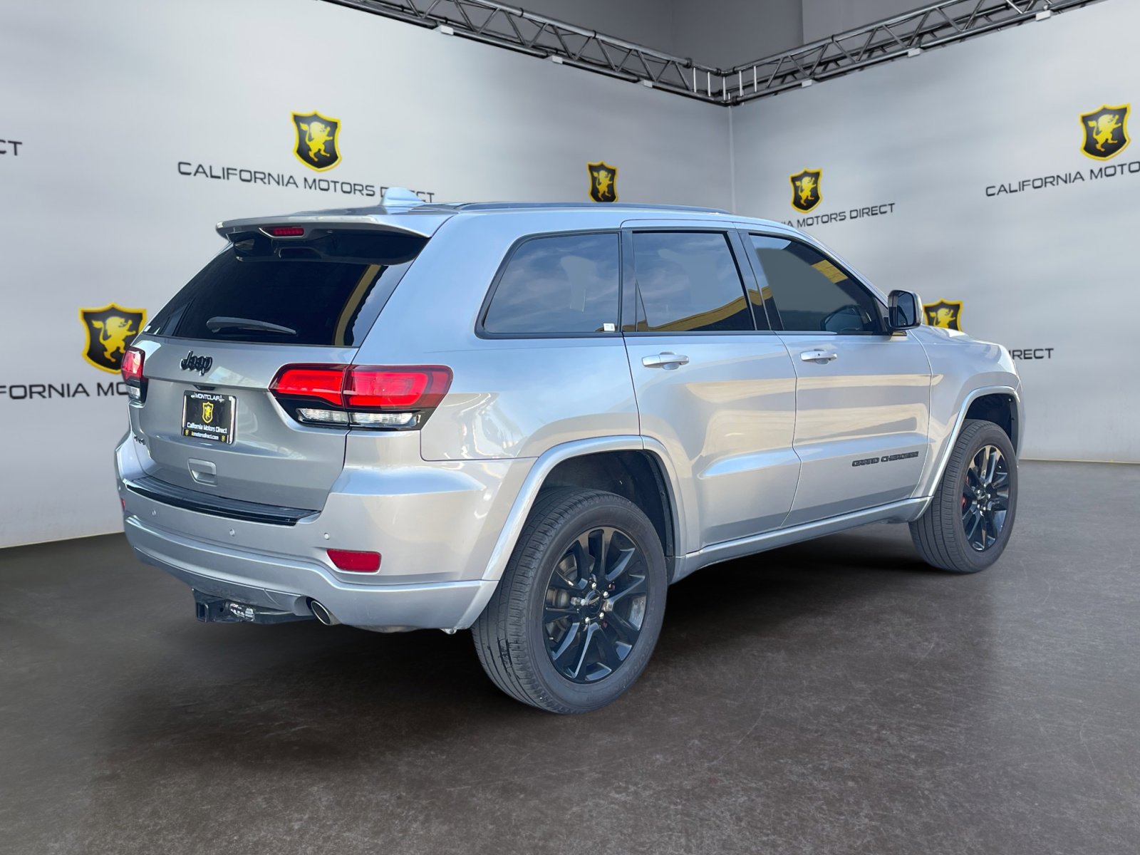 Used 2018 Jeep Grand Cherokee Altitude image 5