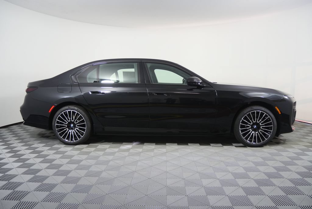 New 2026 BMW i7 xDrive60 w/ M Sport Package RWD image 2