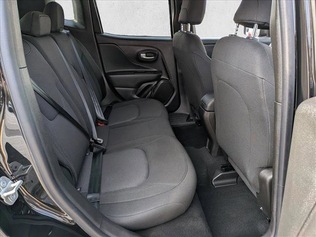 Used 2023 Jeep Renegade Latitude image 21