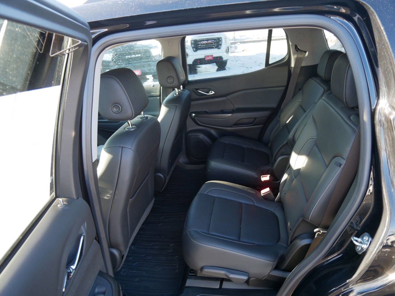 Used 2023 GMC Acadia SLT w/ Technology Package image 10