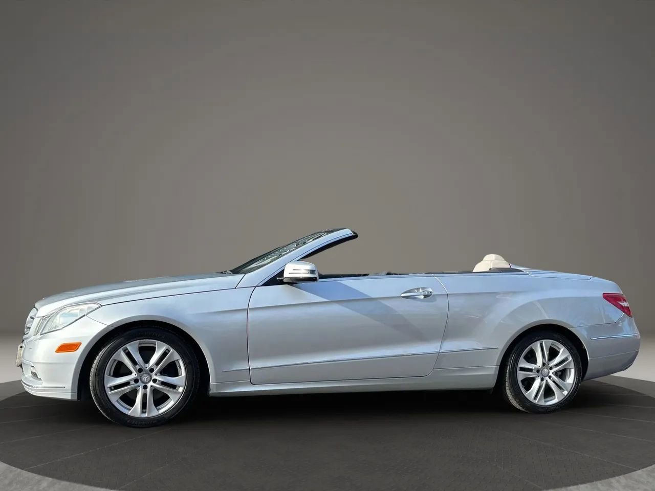 Used 2011 Mercedes-Benz E 350 Cabriolet image 17