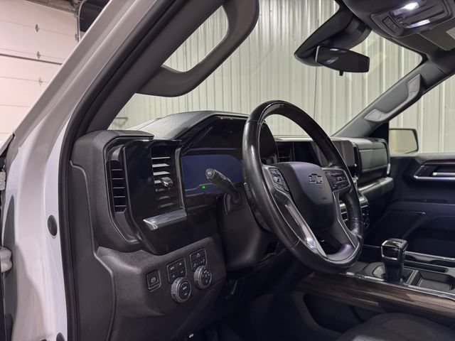Used 2023 Chevrolet Silverado 1500 RST w/ Z71 Off-Road Package AWD/4WD image 12