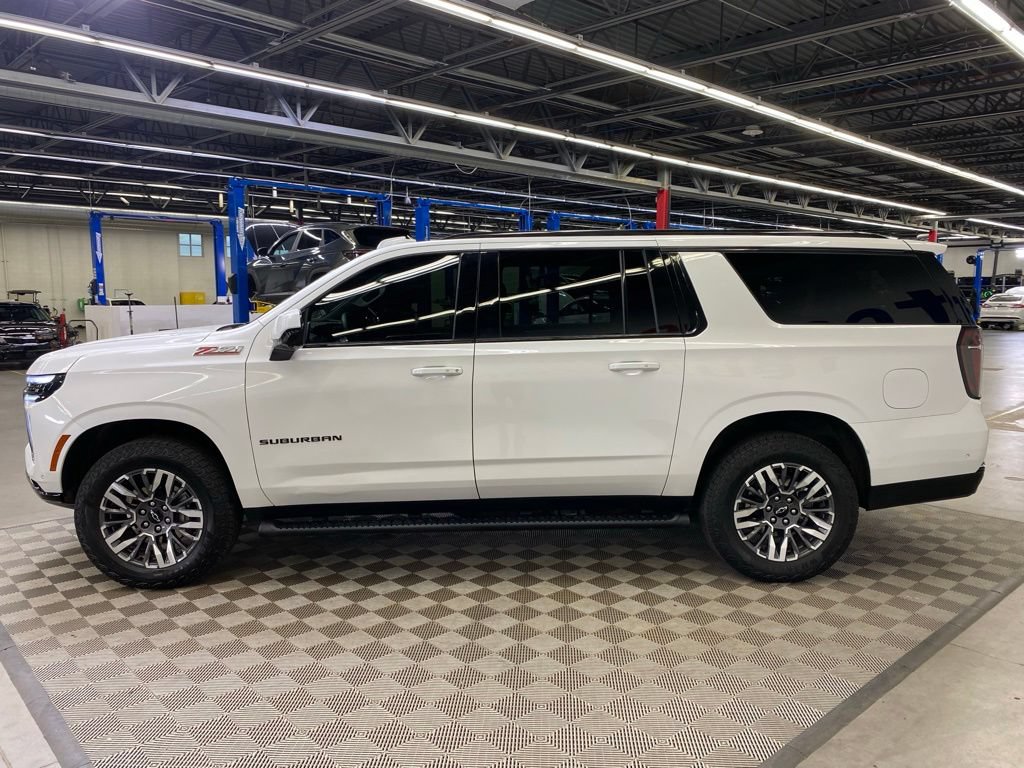 Used 2025 Chevrolet Suburban Z71 AWD/4WD image 5