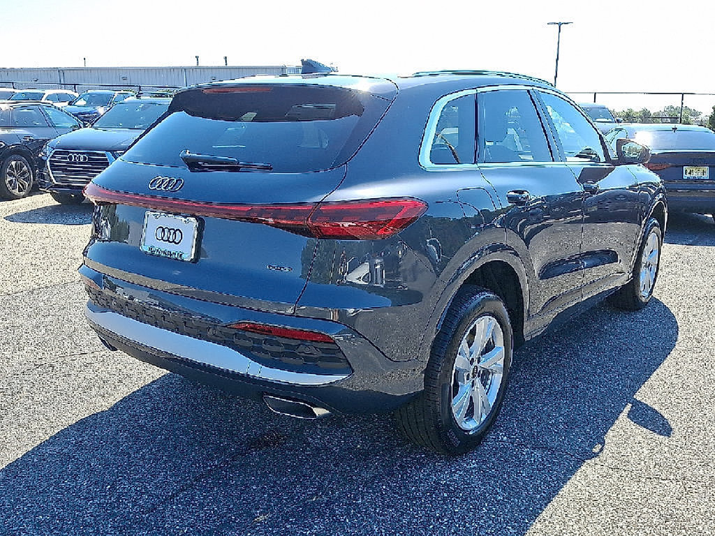 Used 2025 Audi Q5 Premium w/ Convenience Package AWD/4WD image 4