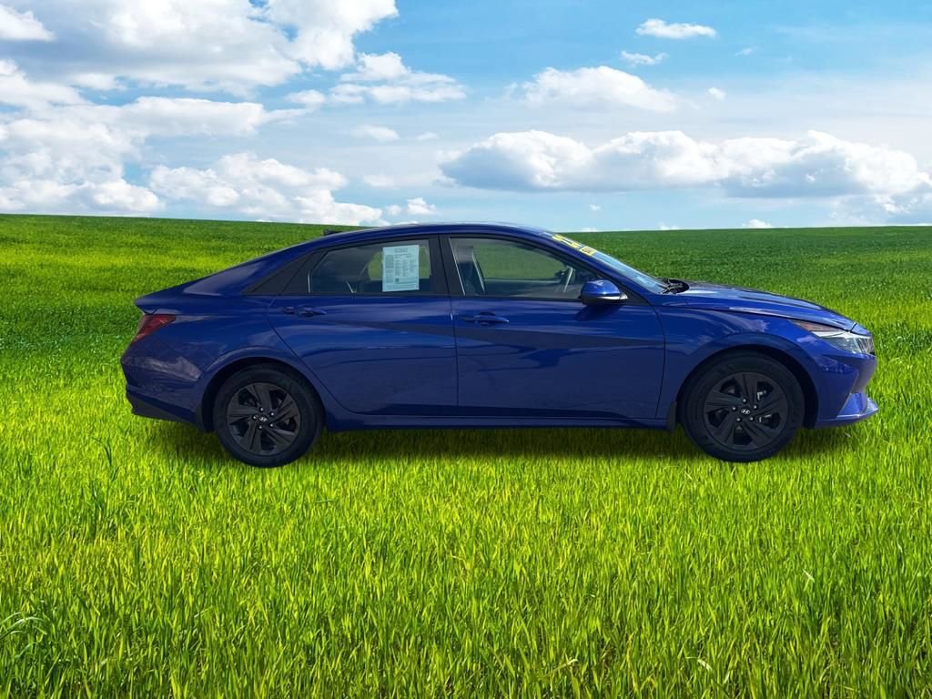 Used 2023 Hyundai Elantra SEL image 4