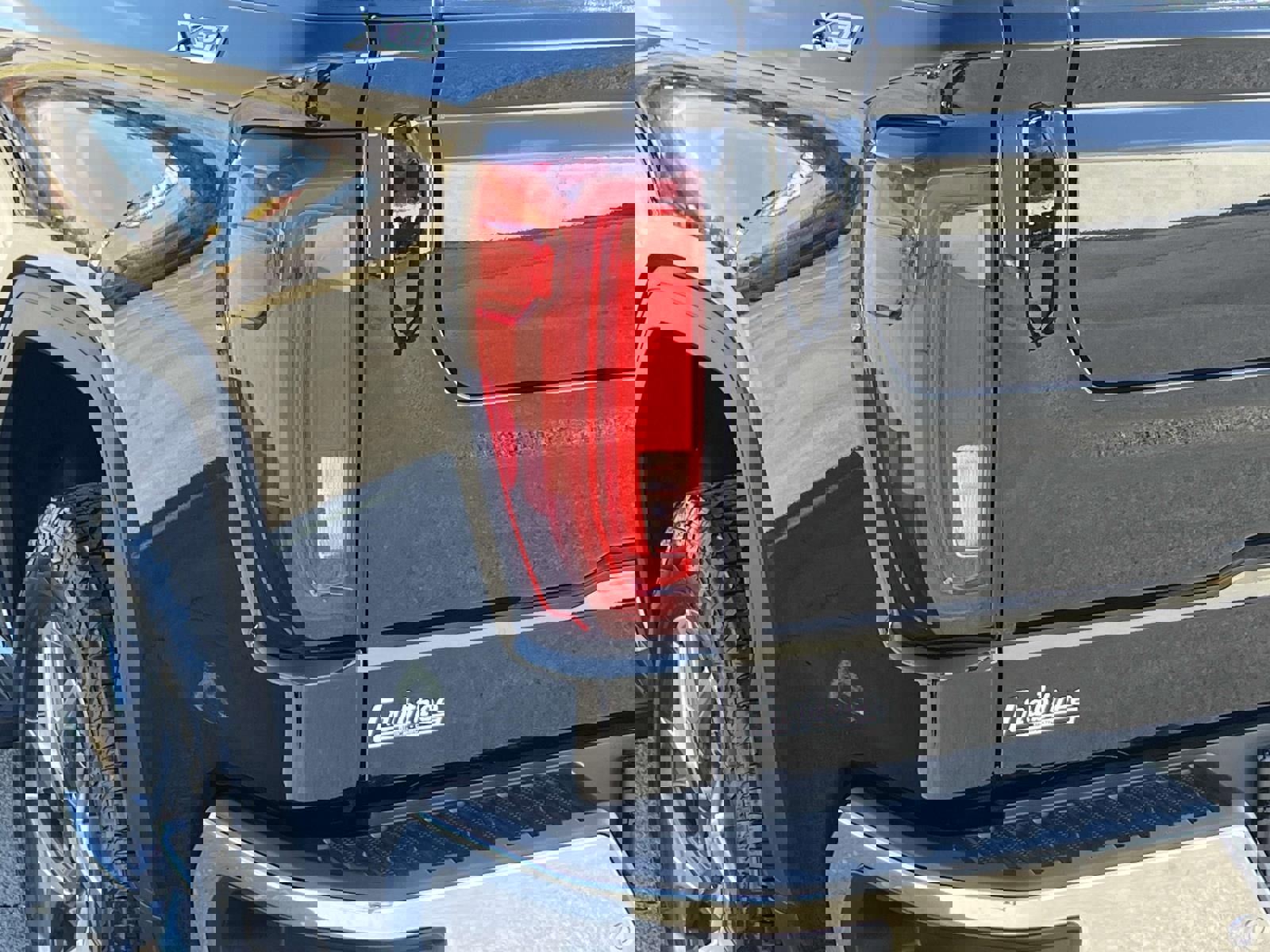 New 2026 GMC Sierra 1500 SLT w/ SLT Premium Plus Package image 5