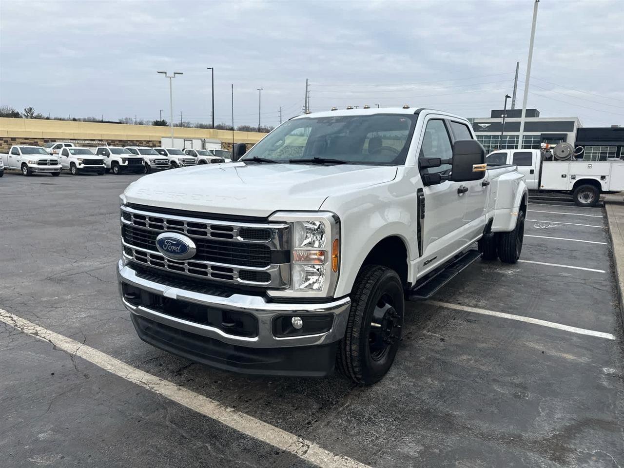 Used 2025 Ford F350 XLT image 4