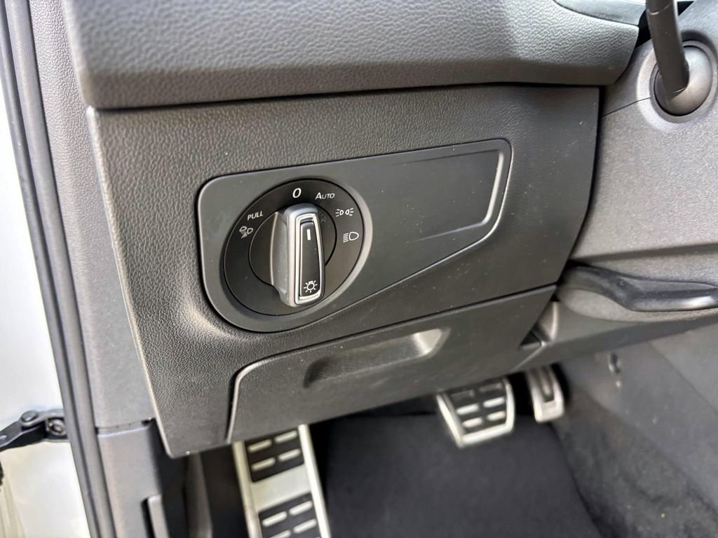 Used 2022 Volkswagen Tiguan SEL R-Line image 14