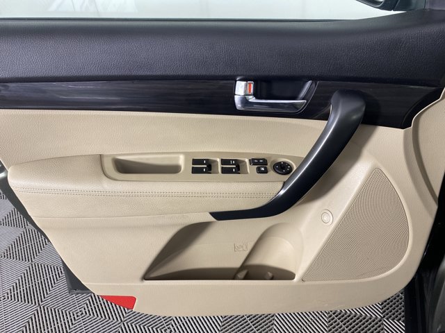 Used 2013 Kia Sorento LX w/ Convenience Pkg FWD image 14