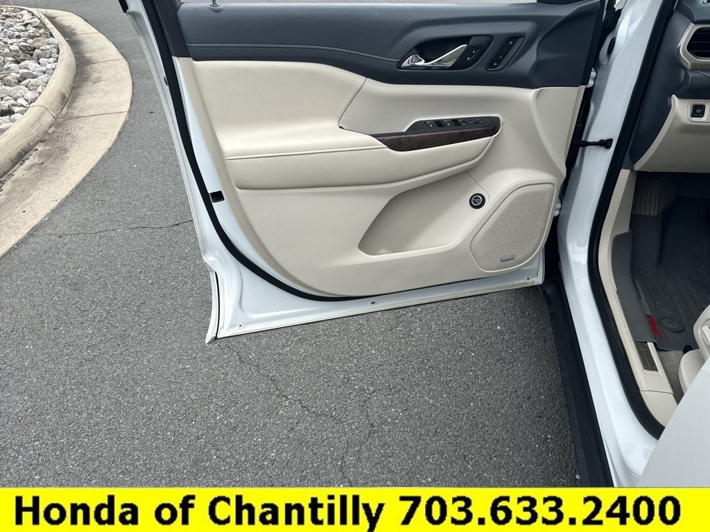 Used 2020 GMC Acadia Denali w/ Denali Ultimate Package AWD/4WD image 25