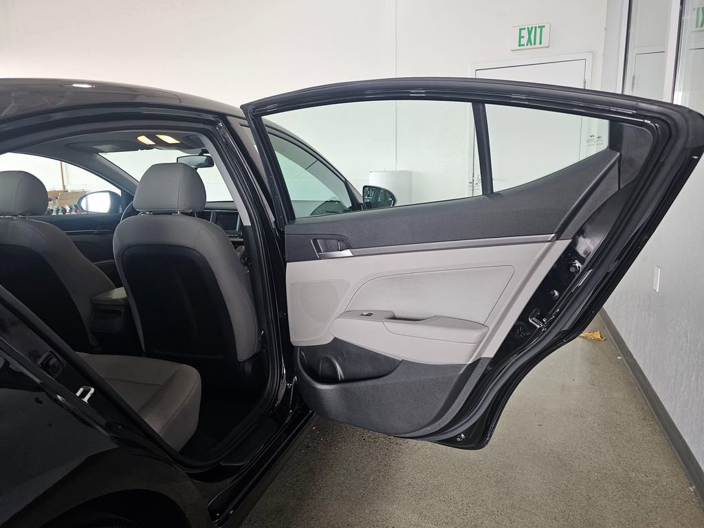 Used 2018 Hyundai Elantra SEL FWD image 27