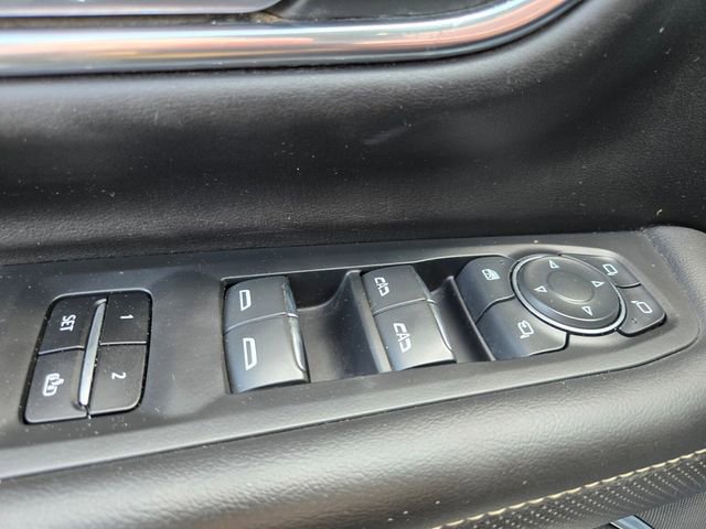 Used 2023 Chevrolet Suburban Premier AWD/4WD image 36