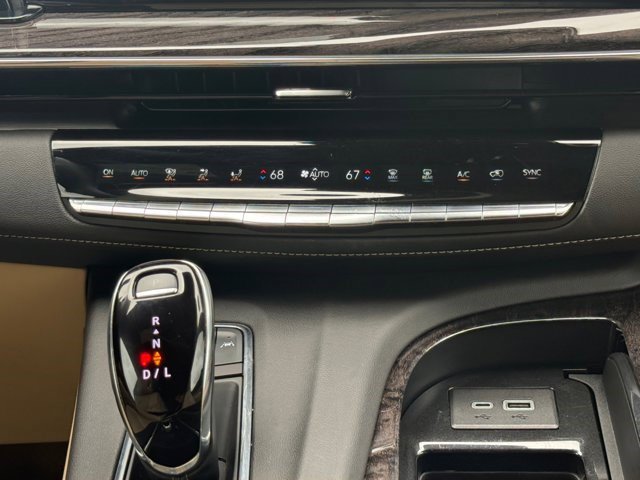Certified 2023 Cadillac Escalade Premium Luxury image 4