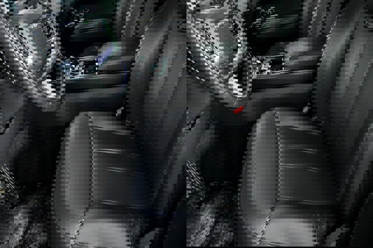 Used 2023 Land Rover Range Rover SV image 21