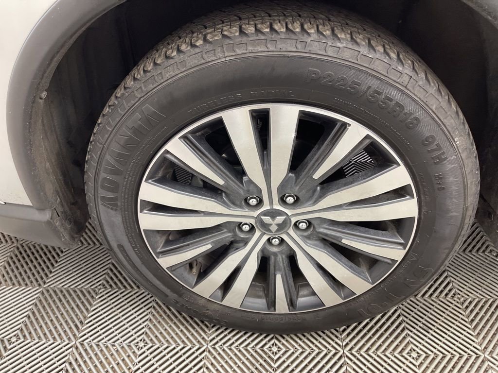 Used 2020 Mitsubishi Outlander ES image 31