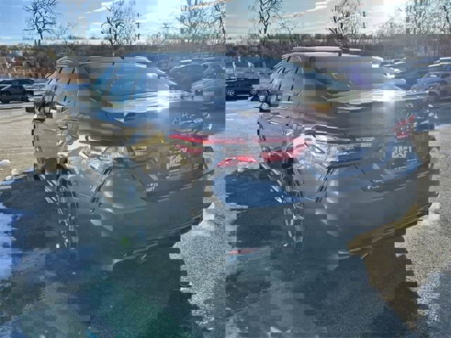 Used 2020 Toyota Camry SE image 6