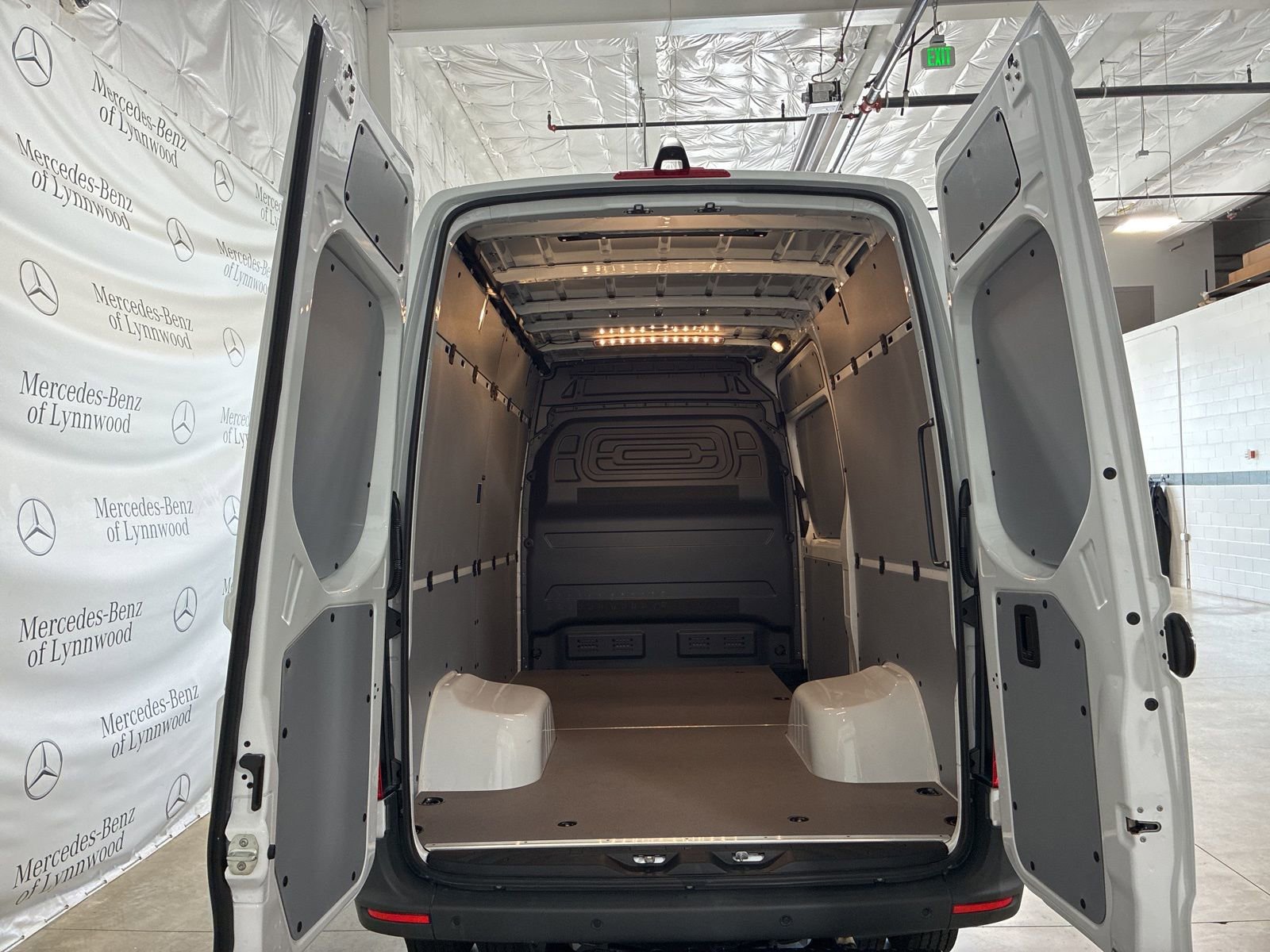 New 2025 Mercedes-Benz Sprinter 3500 image 8