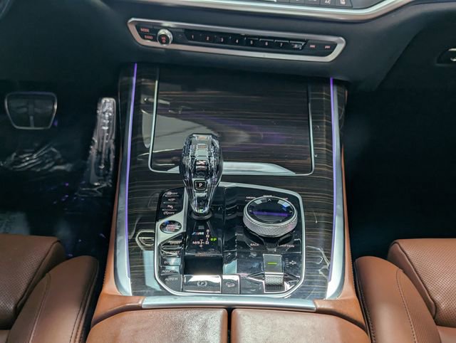 Used 2021 BMW X7 M50i image 15