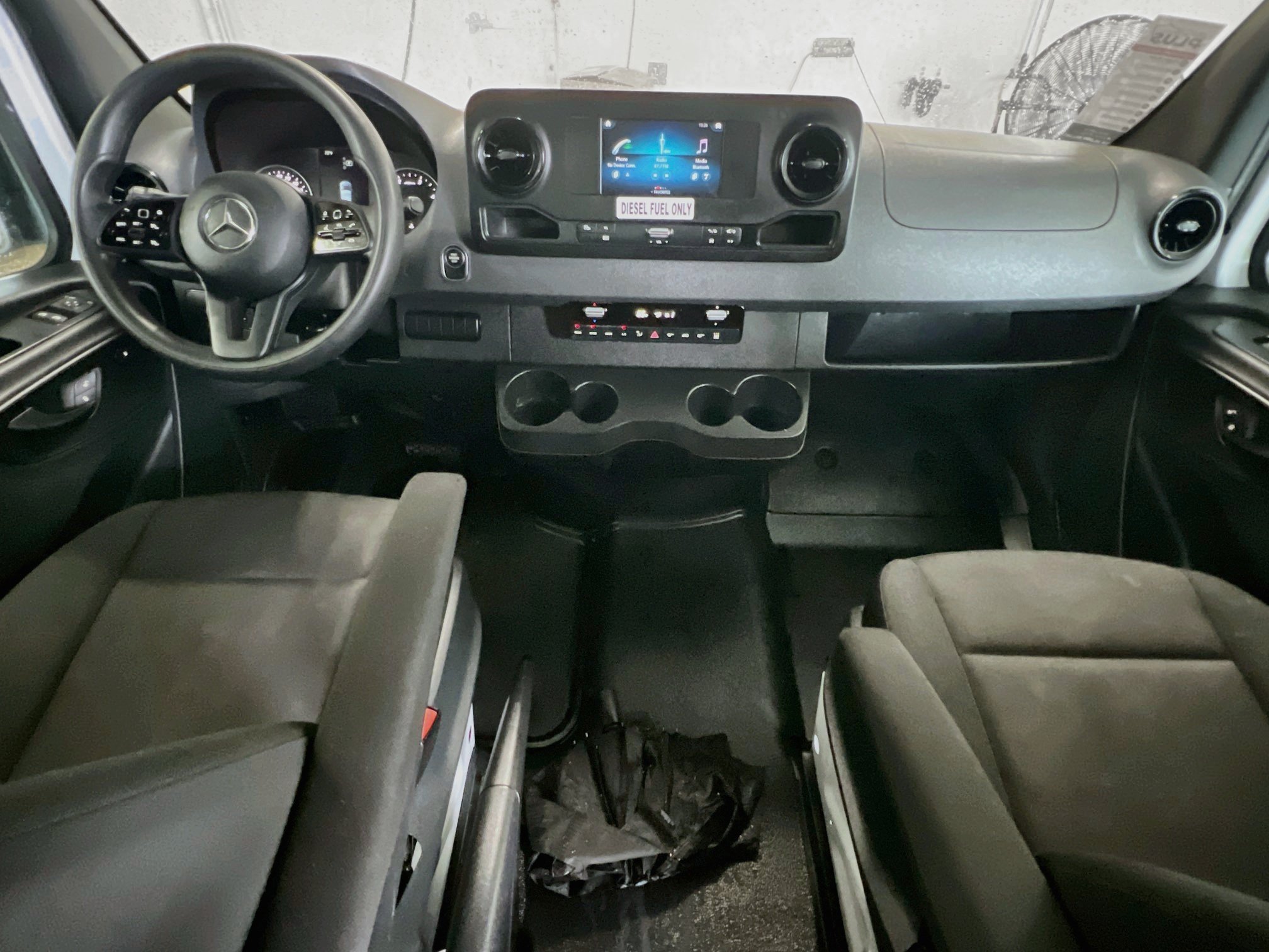 Used 2024 Mercedes-Benz Sprinter 2500 image 26