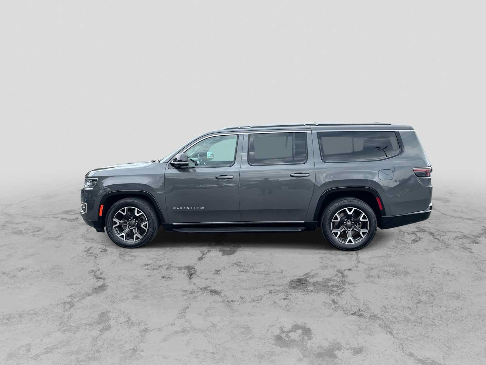 Certified 2024 Jeep Wagoneer L Series III w/ Flexible Seating Group AWD/4WD image 5