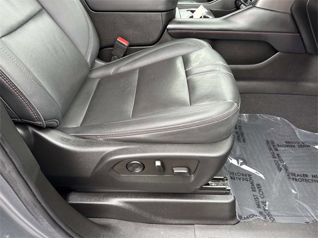 Used 2022 Chevrolet Tahoe RST w/ Luxury Package image 16