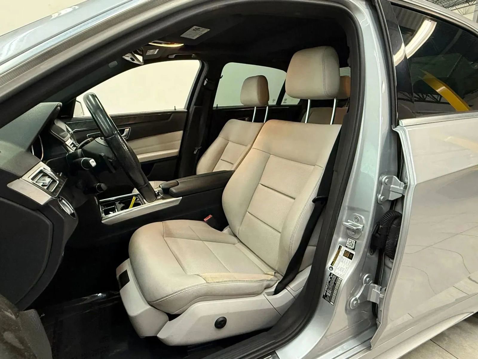 Used 2016 Mercedes-Benz E 350 Sedan w/ Premium Package image 18