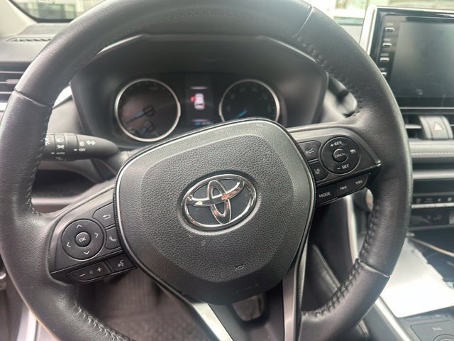 Used 2021 Toyota RAV4 XLE w/ Convenience Package AWD/4WD image 9