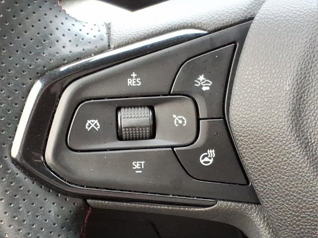 Used 2024 Chevrolet Trax RS FWD image 25
