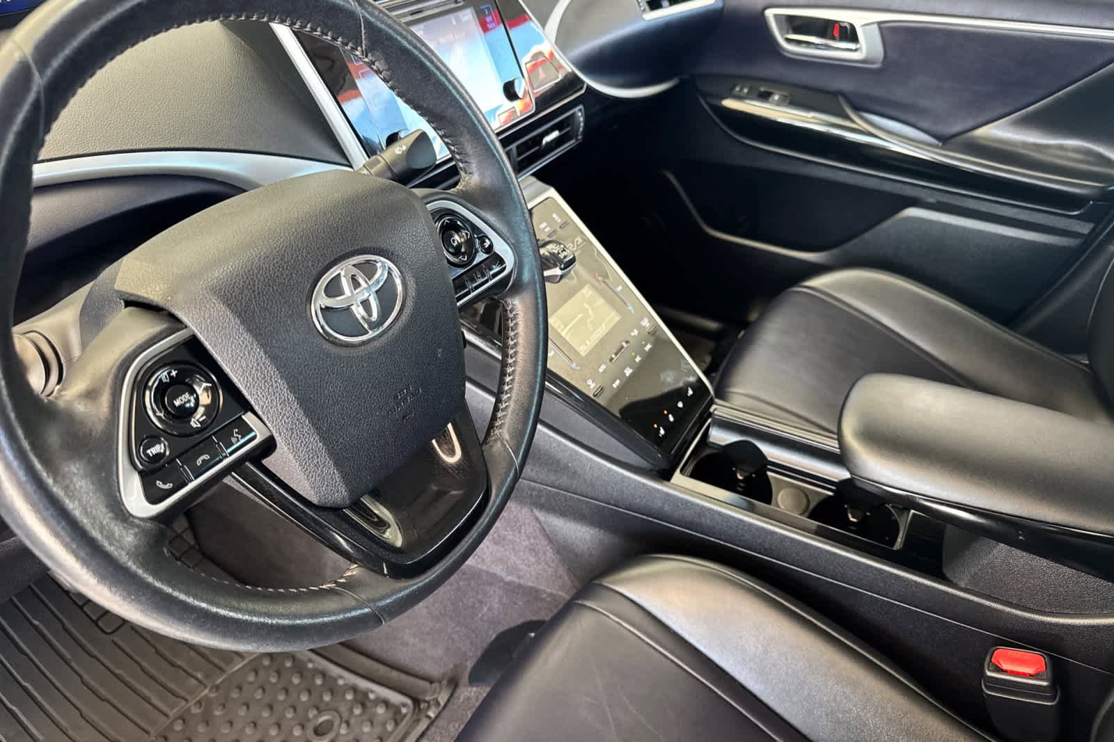 Used 2016 Toyota Mirai image 11