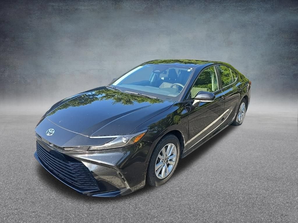 Used 2025 Toyota Camry LE FWD image 3