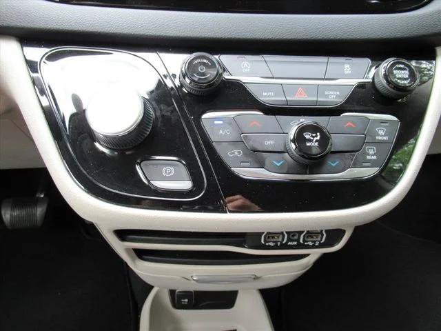 Certified 2023 Chrysler Voyager LX FWD image 23