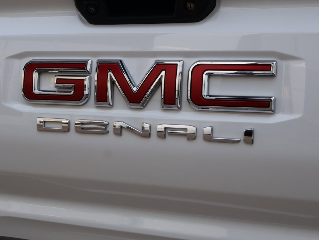 Used 2023 GMC Canyon Denali image 18