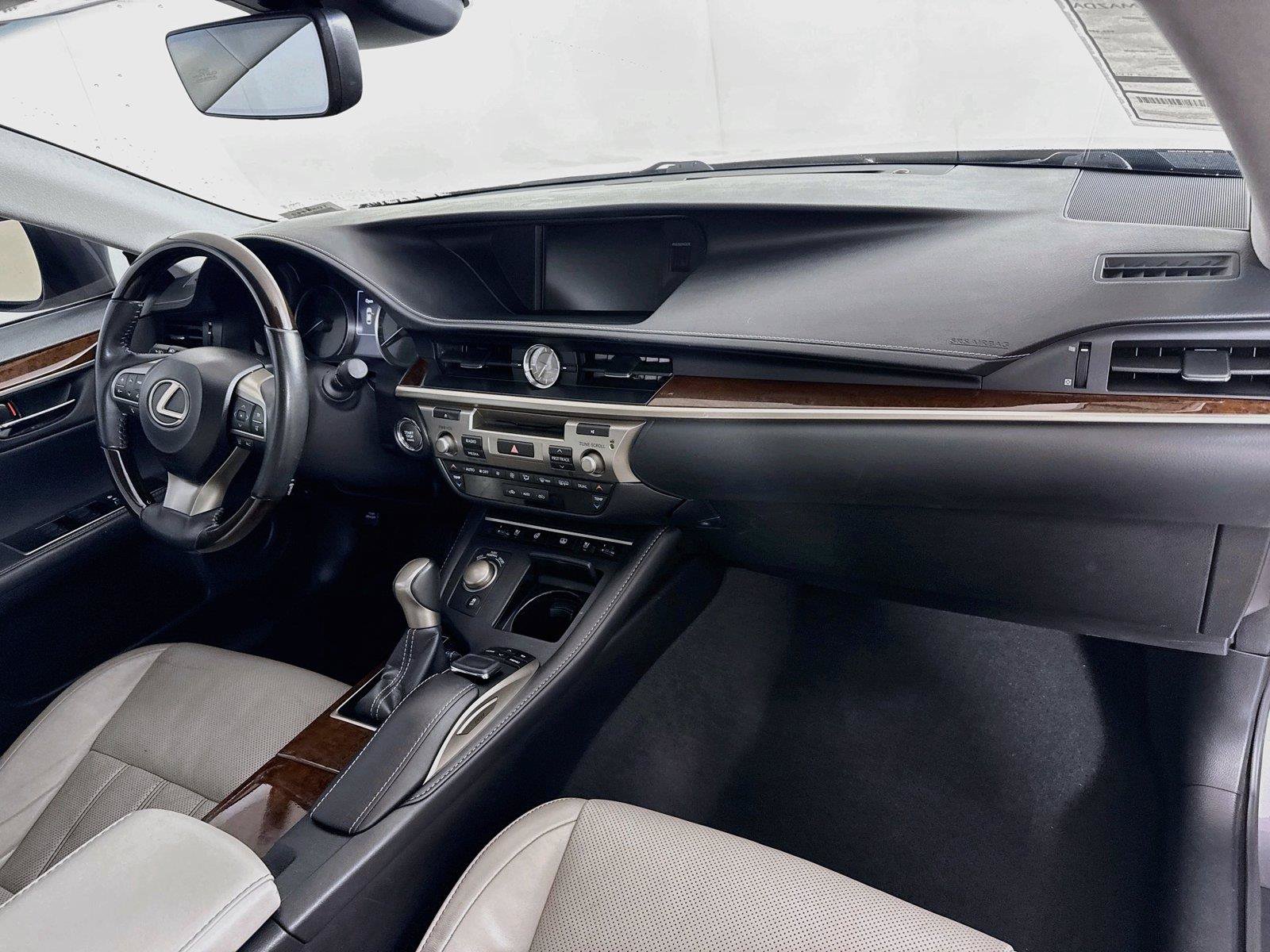 Used 2017 Lexus ES 350 w/ Luxury Package FWD image 46