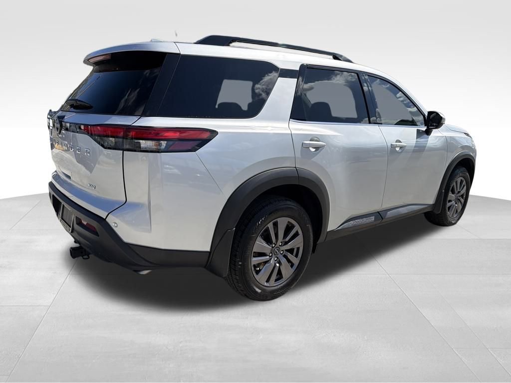 Used 2024 Nissan Pathfinder SV image 7