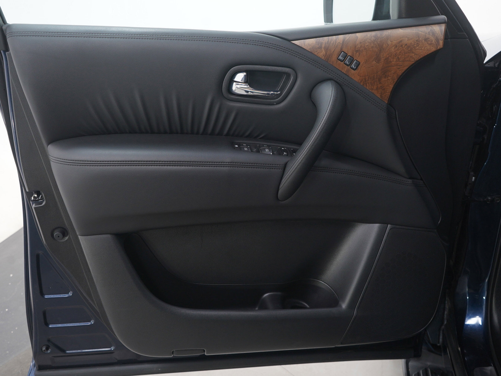 Used 2024 Nissan Armada SL w/ Cargo Package image 26