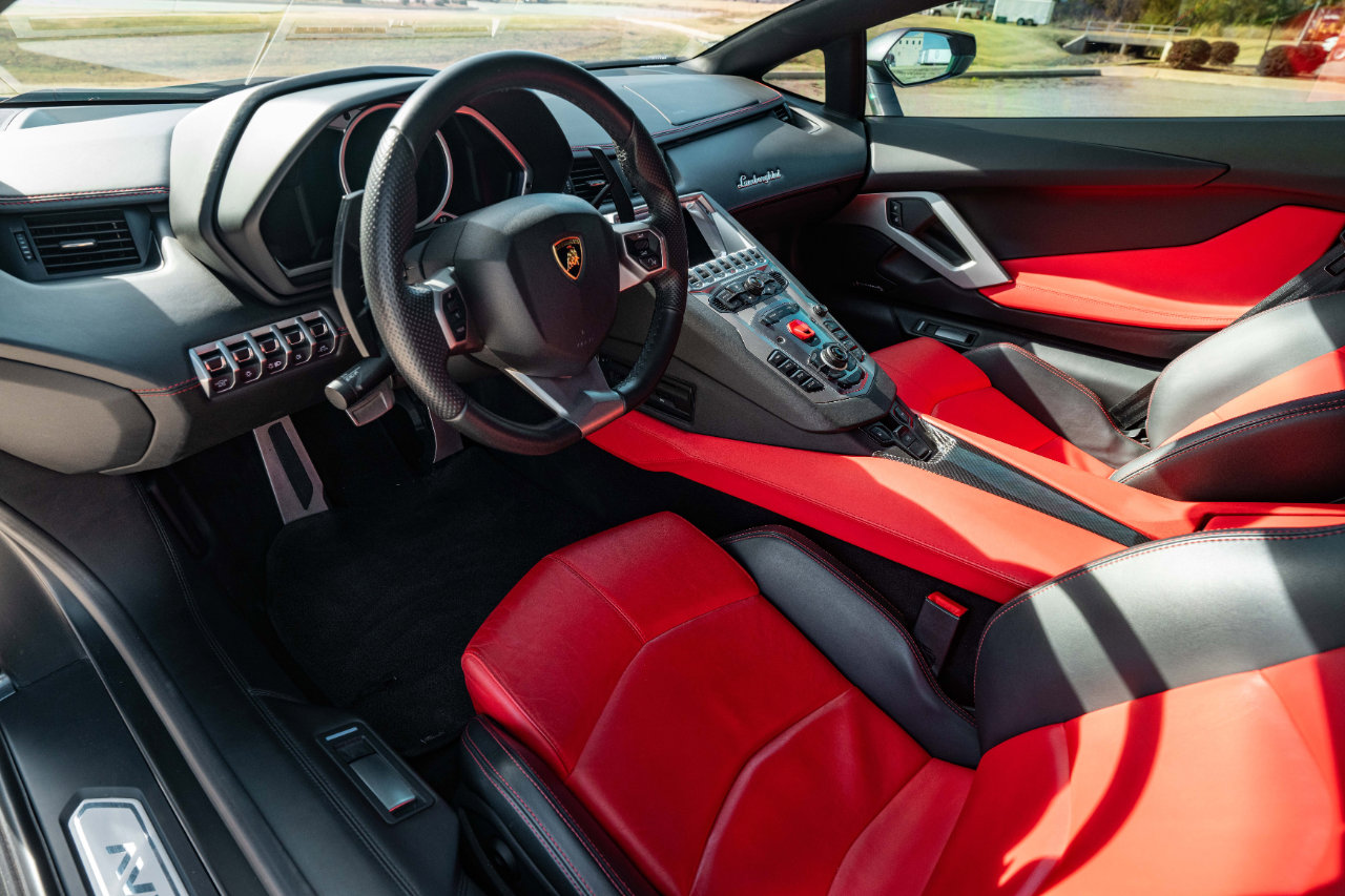 Used 2014 Lamborghini Aventador LP 700-4 image 31