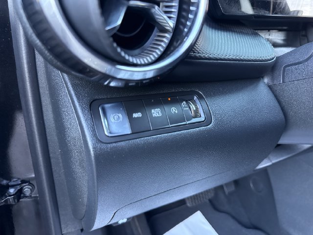 Used 2026 Chevrolet Equinox LT AWD/4WD image 32