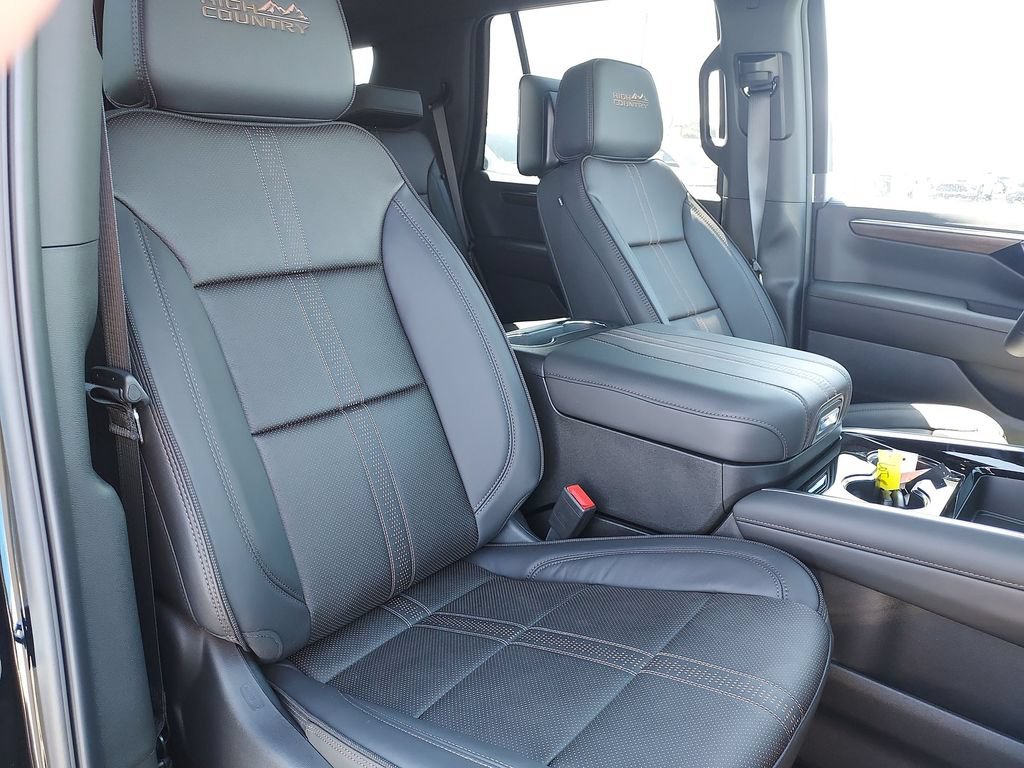 New 2026 Chevrolet Tahoe High Country AWD/4WD image 32