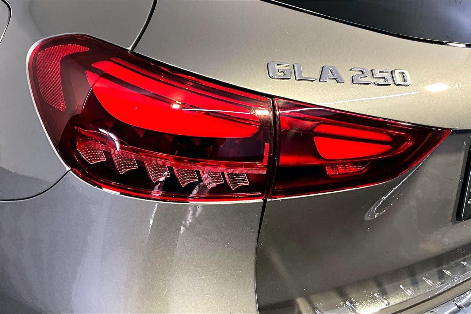 New 2026 Mercedes-Benz GLA 250 4MATIC image 5