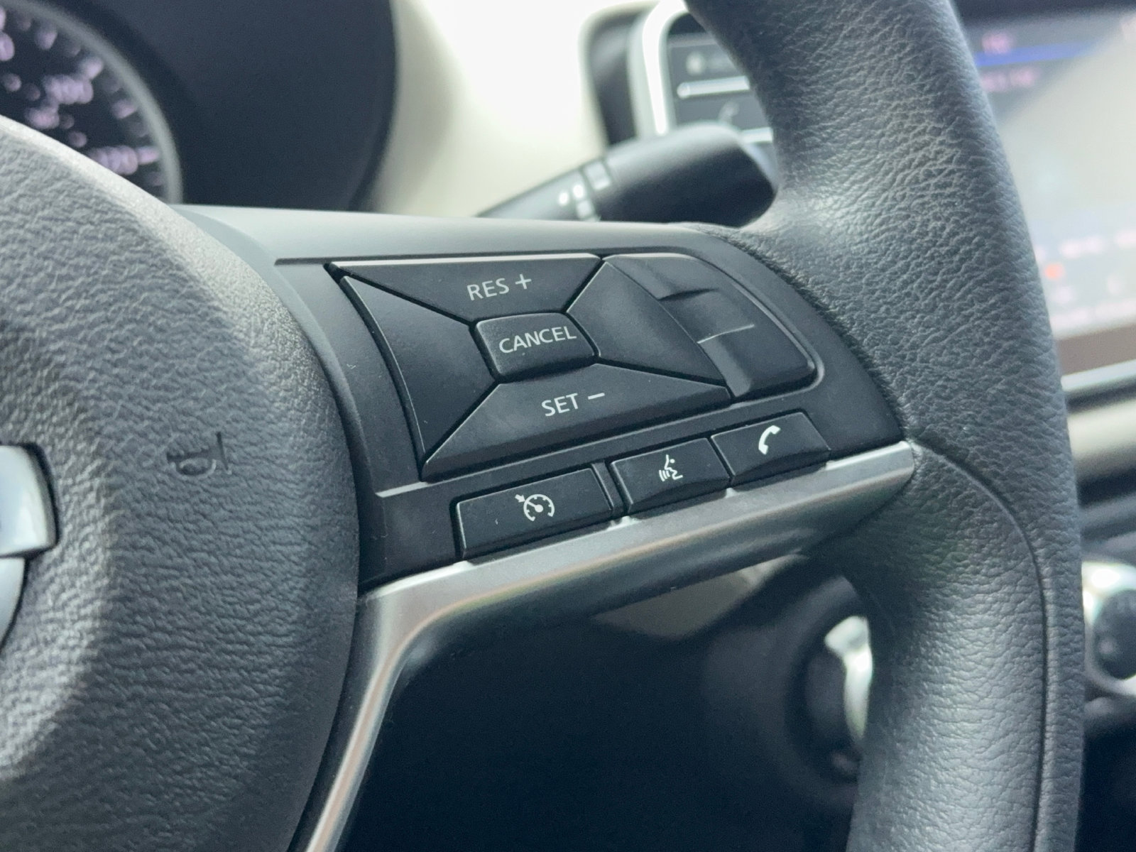 Used 2020 Nissan Versa SV FWD image 31