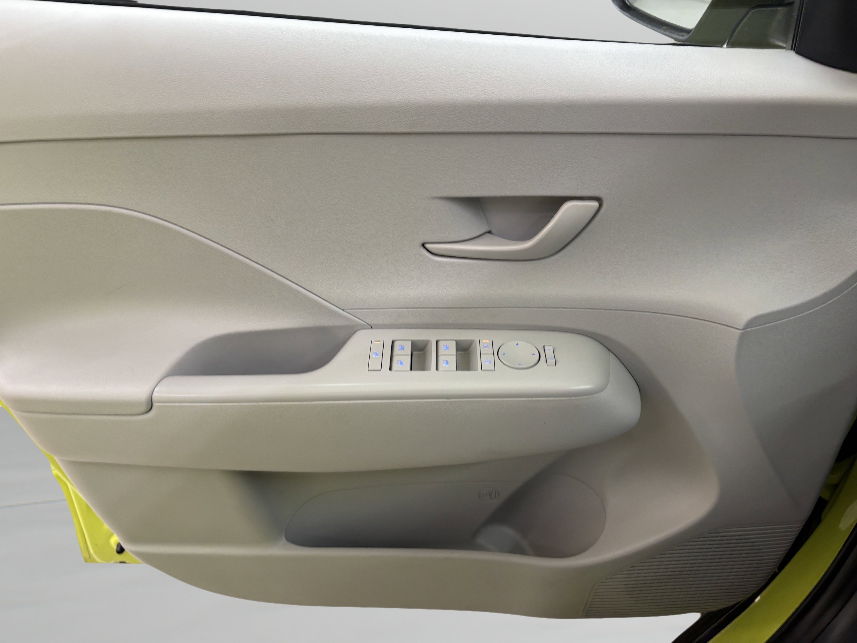 Used 2025 Hyundai Kona SEL image 23