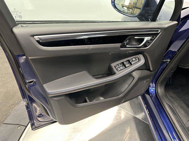 New 2025 Porsche Macan image 15