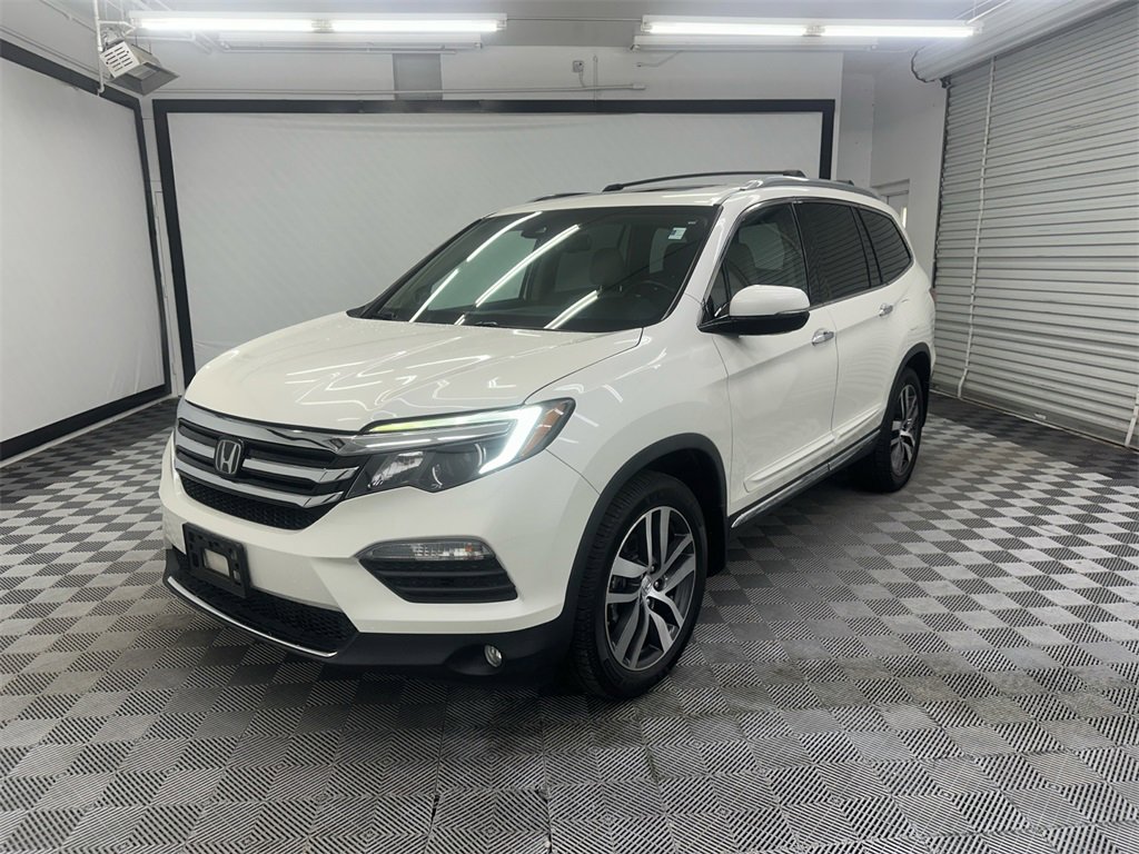 Used 2018 Honda Pilot Touring image 1